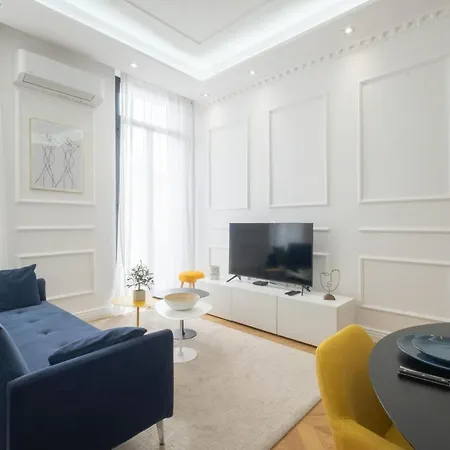 Apartment 3-br In The Heart Of Downtown *