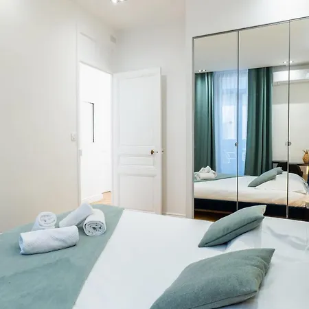 Apartment 3-br In The Heart Of Downtown