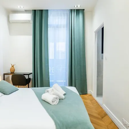 3-br In The Heart Of Downtown Appartement Cannes
